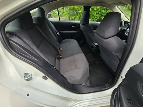 Used 2021 Toyota Corolla LE FWD image 13