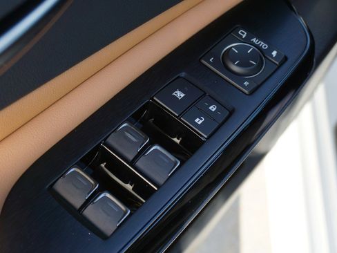 Certified 2024 Lexus ES 350 w/ Premium Package image 22