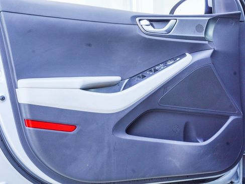 Used 2022 Hyundai Ioniq SEL image 15