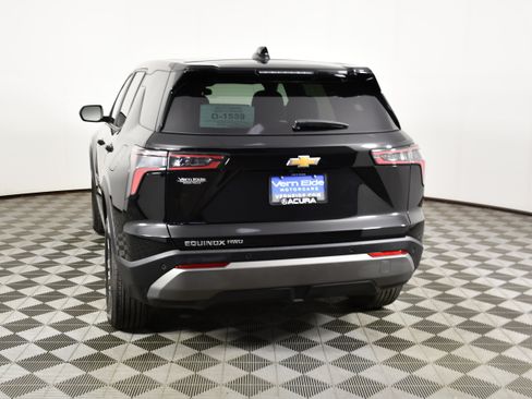 Used 2025 Chevrolet Equinox LT AWD/4WD image 7