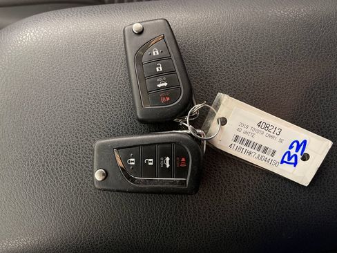 Used 2018 Toyota Camry SE FWD image 26