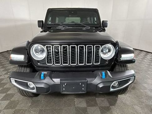 Used 2024 Jeep Wrangler Unlimited Sahara AWD/4WD image 7