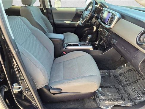 Used 2020 Toyota Tacoma SR5 RWD image 18