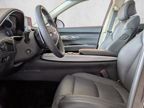 Used 2023 Genesis GV70 2.5T w/ Select Package image 16