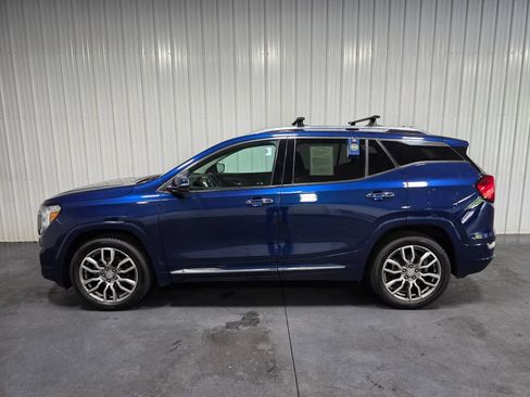 Used 2022 GMC Terrain Denali w/ Denali Premium Package AWD/4WD image 4