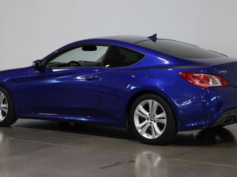 Used 2012 Hyundai Genesis 3.8 image 18