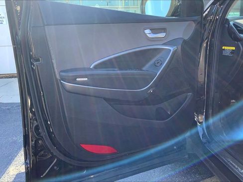 Used 2017 Hyundai Santa Fe Sport image 24