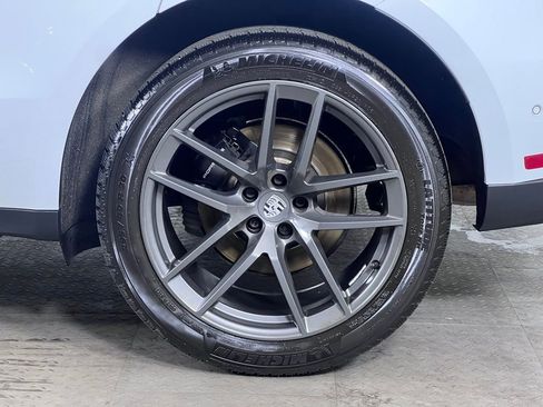 Certified 2023 Porsche Macan Turbo AWD/4WD image 12
