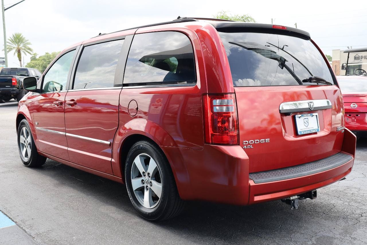 Used 2009 Dodge Grand Caravan SXT FWD image 3