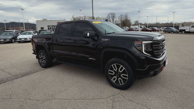 Used 2024 GMC Sierra 1500 AT4 w/ Technology Package AWD/4WD image 7
