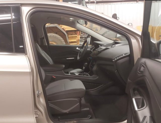 Used 2017 Ford Escape SE AWD/4WD image 5