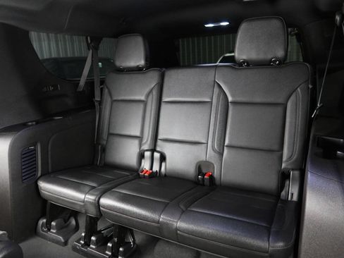Used 2021 Chevrolet Suburban Z71 AWD/4WD image 17