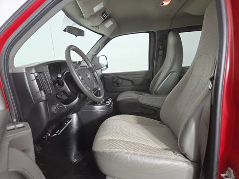 Used 2014 GMC Savana 1500 LT w/ LT Preferred Equipment Group AWD/4WD image 16