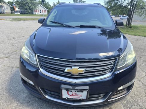 Used 2015 Chevrolet Traverse LS image 2