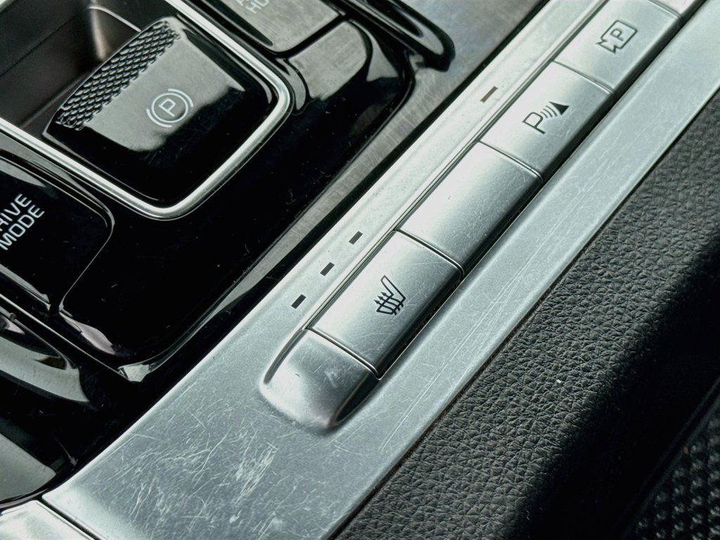 Certified 2024 Kia Carnival EX FWD image 23