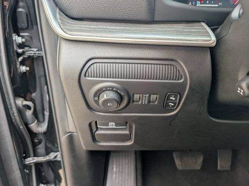 Used 2024 Jeep Wagoneer Series III AWD/4WD image 11