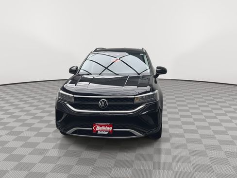 Used 2022 Volkswagen Taos SE image 32