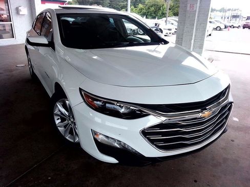 Used 2022 Chevrolet Malibu LT FWD image 2