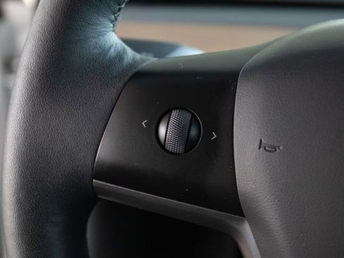 Used 2023 Tesla Model Y Long Range image 12