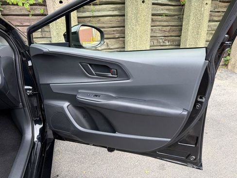 Used 2025 Toyota Prius LE FWD image 21