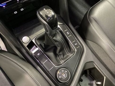 Used 2023 Volkswagen Tiguan SE R-Line image 15