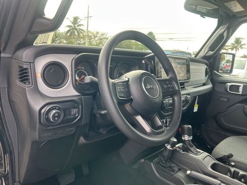 New 2026 Jeep Gladiator Sport image 10