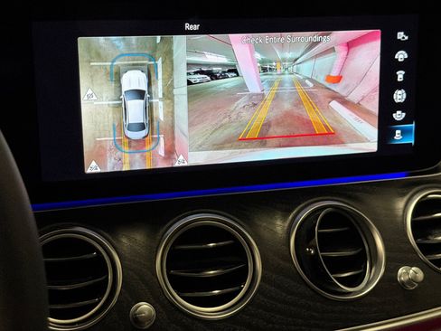 Used 2022 Mercedes-Benz E 350 Sedan image 18