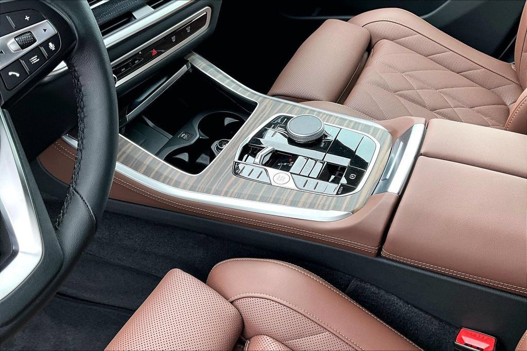 Certified 2025 BMW X5 sDrive40i w/ Premium Package RWD image 14