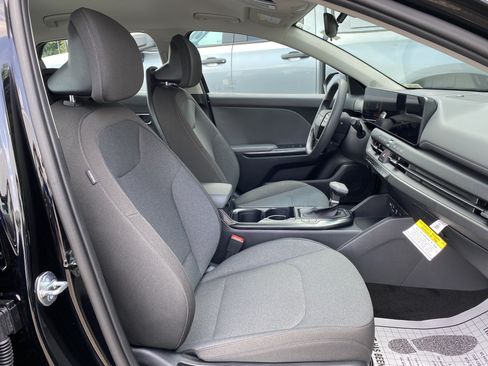 Used 2025 Kia K4 FWD image 32