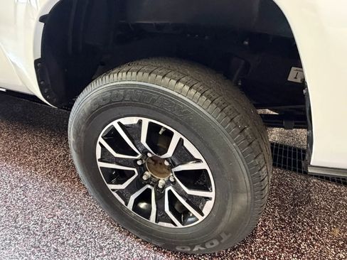 Used 2019 Toyota Tacoma SR RWD image 38