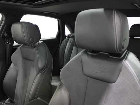 Used 2022 Audi A4 2.0T Premium Plus w/ Premium Plus Package image 5