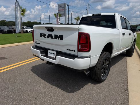 New 2026 RAM 2500 Big Horn AWD/4WD image 6