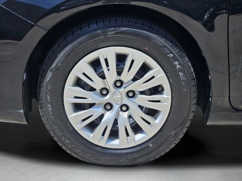 Used 2014 Toyota Camry L FWD image 27