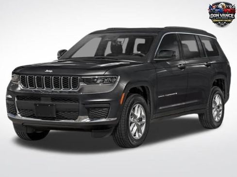 Used 2025 Jeep Grand Cherokee L Limited w/ Trailer Tow Package AWD/4WD image 1