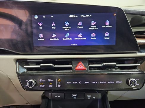 Used 2023 Kia Niro Wind w/ Wind Preserve Package FWD image 10