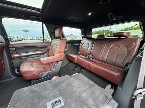 Used 2024 Ford Expedition Limited image 15