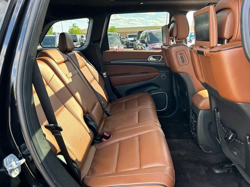 Used 2017 Jeep Grand Cherokee Summit w/ Platinum Series Group AWD/4WD image 26