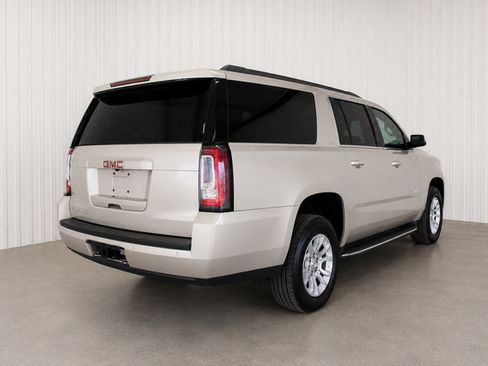 Used 2017 GMC Yukon XL SLT AWD/4WD image 6