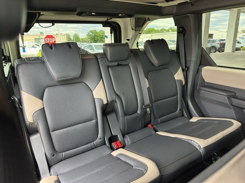 New 2025 Ford Bronco Big Bend w/ Black Diamond Package AWD/4WD image 34