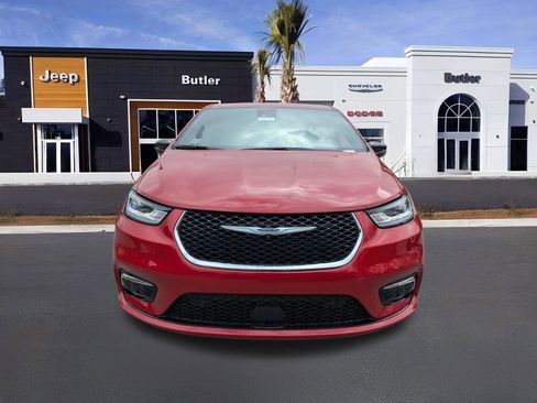 New 2026 Chrysler Pacifica Select image 9