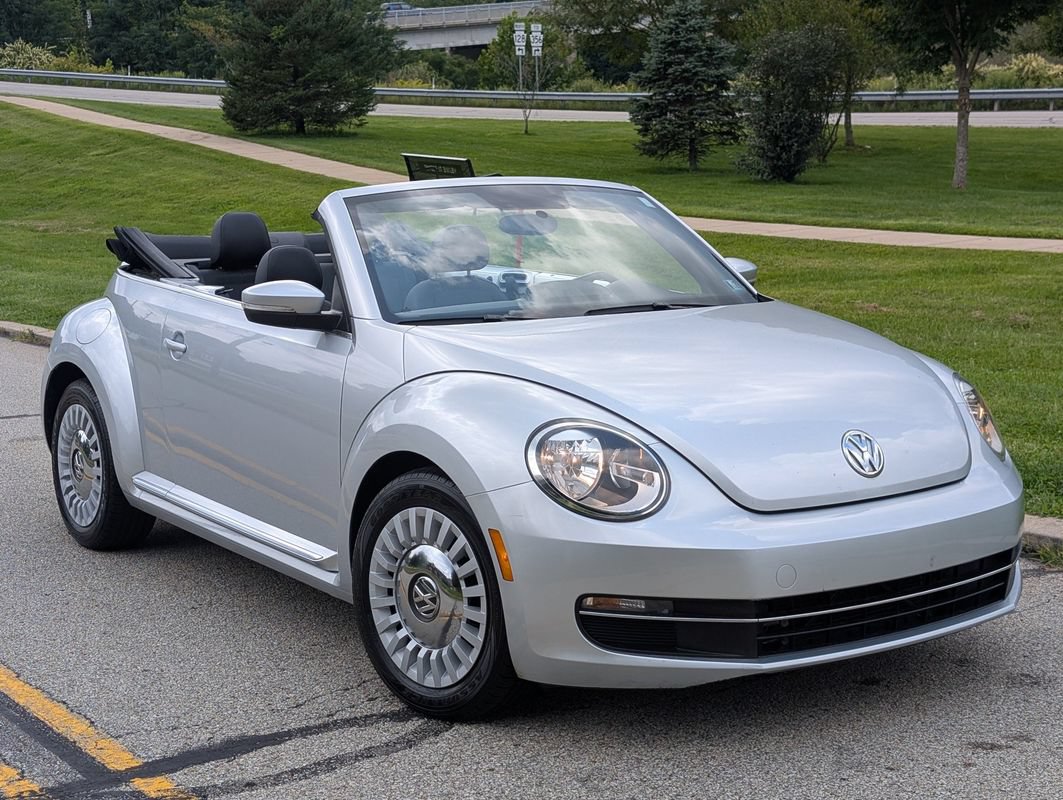 Used 2014 Volkswagen Beetle TDI FWD image 1