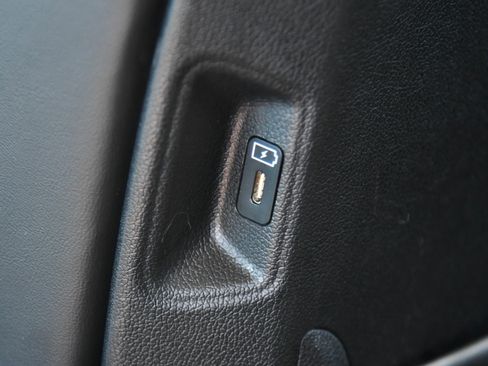 Used 2024 Kia Sorento S image 43