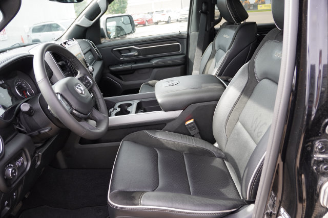 Used 2026 RAM 1500 Laramie AWD/4WD image 5