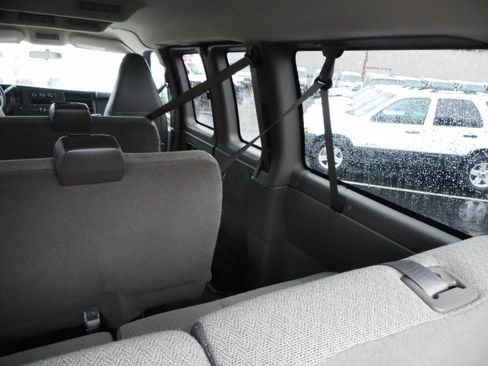 Used 2017 Chevrolet Express 3500 LT w/ LT Preferred Equipment Group image 20