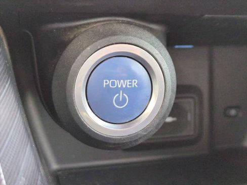 Certified 2021 Toyota Venza XLE w/ Softex Package image 26