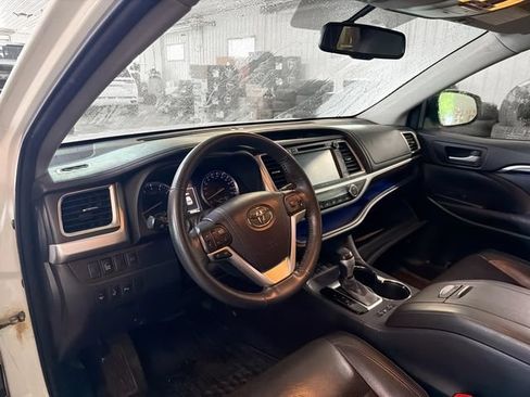 Used 2015 Toyota Highlander Limited AWD/4WD image 8