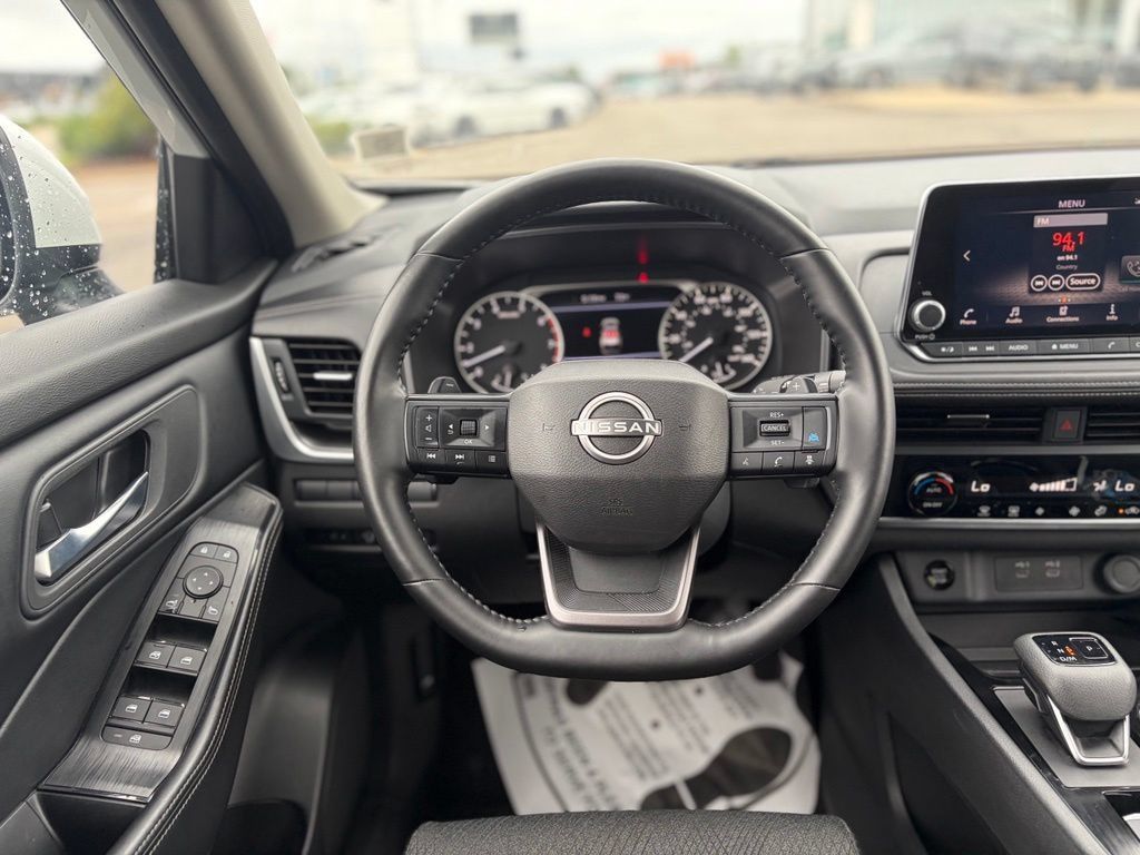 Used 2025 Nissan Rogue SV AWD/4WD image 22