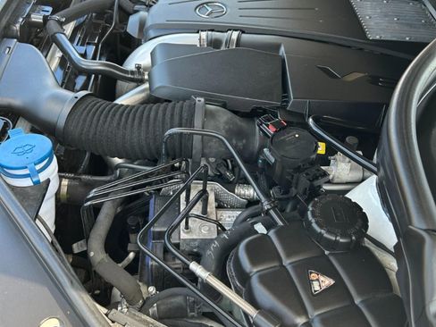 Used 2014 Mercedes-Benz GL 550 4MATIC image 11