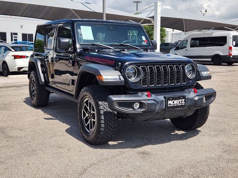 Used 2025 Jeep Wrangler Unlimited Rubicon AWD/4WD image 34