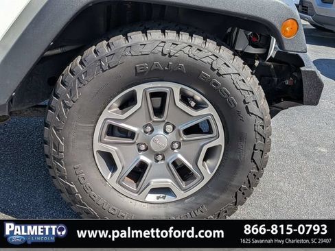 Used 2018 Jeep Wrangler Unlimited Rubicon AWD/4WD image 11